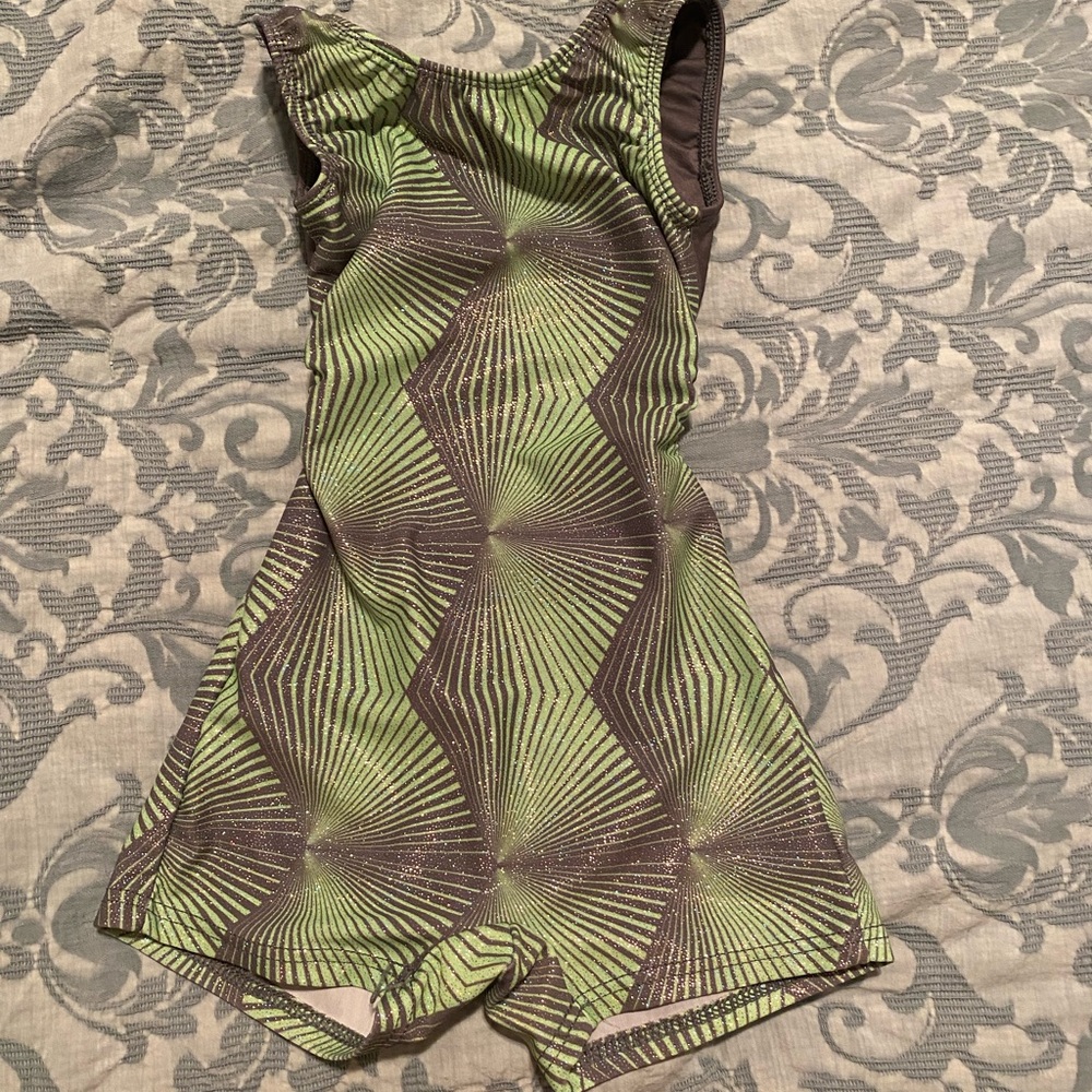 Girls leotard size 4-6